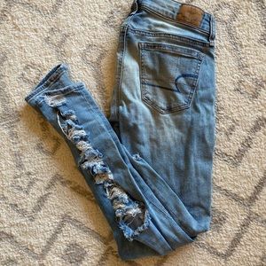 American Eagle Size 0 Short Ripped Jeans!
